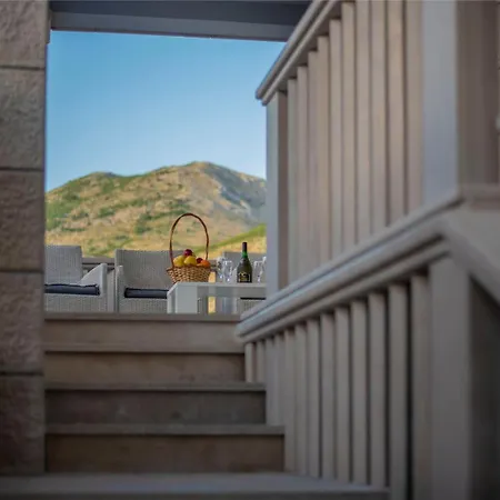 Ivanica Bih 12 Km Od Dubrovnika Ravno