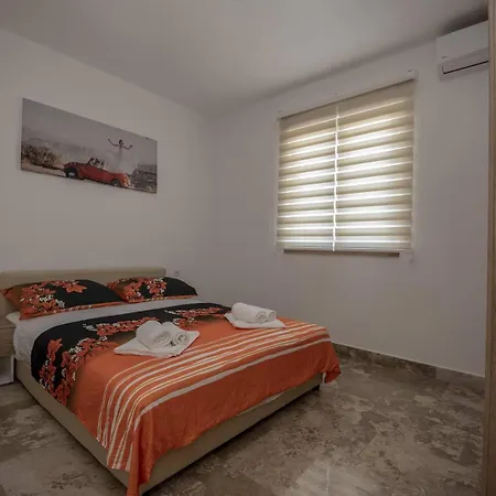 Ivanica Bih 12 Km Od Dubrovnika Ravno